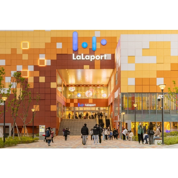 LALAPORT.jpg